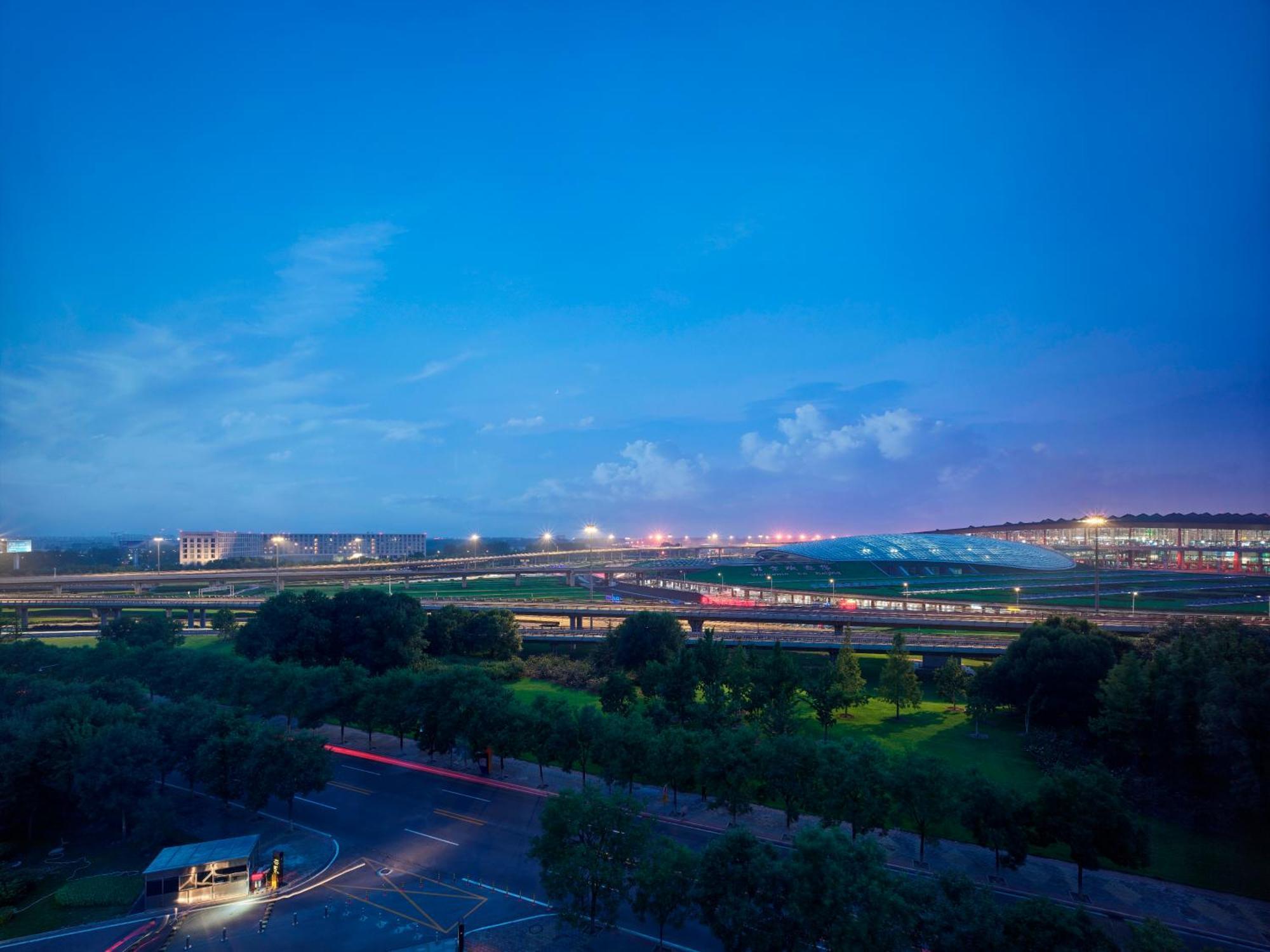 Hilton Beijing Capital Airport Hotel Shunyi Екстериор снимка